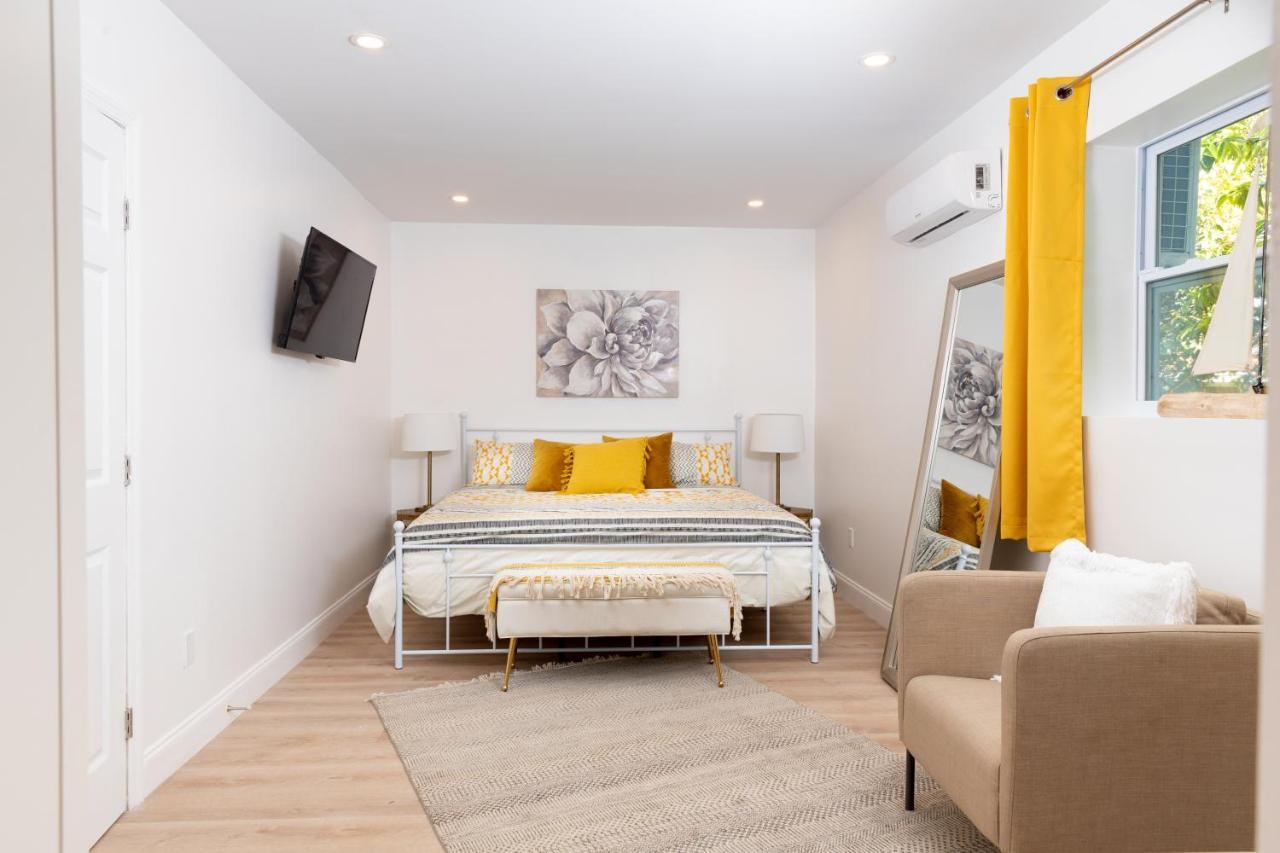 Beautiful Casita With King Bed And Private Patio Close To Calle 8, Mia Airport, Coral Gables Miami Buitenkant foto