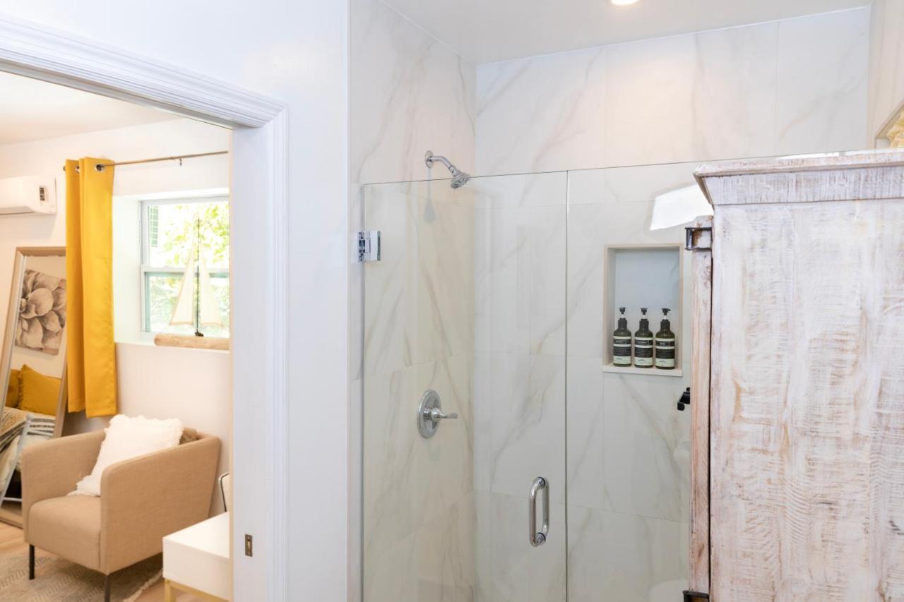 Beautiful Casita With King Bed And Private Patio Close To Calle 8, Mia Airport, Coral Gables Miami Buitenkant foto