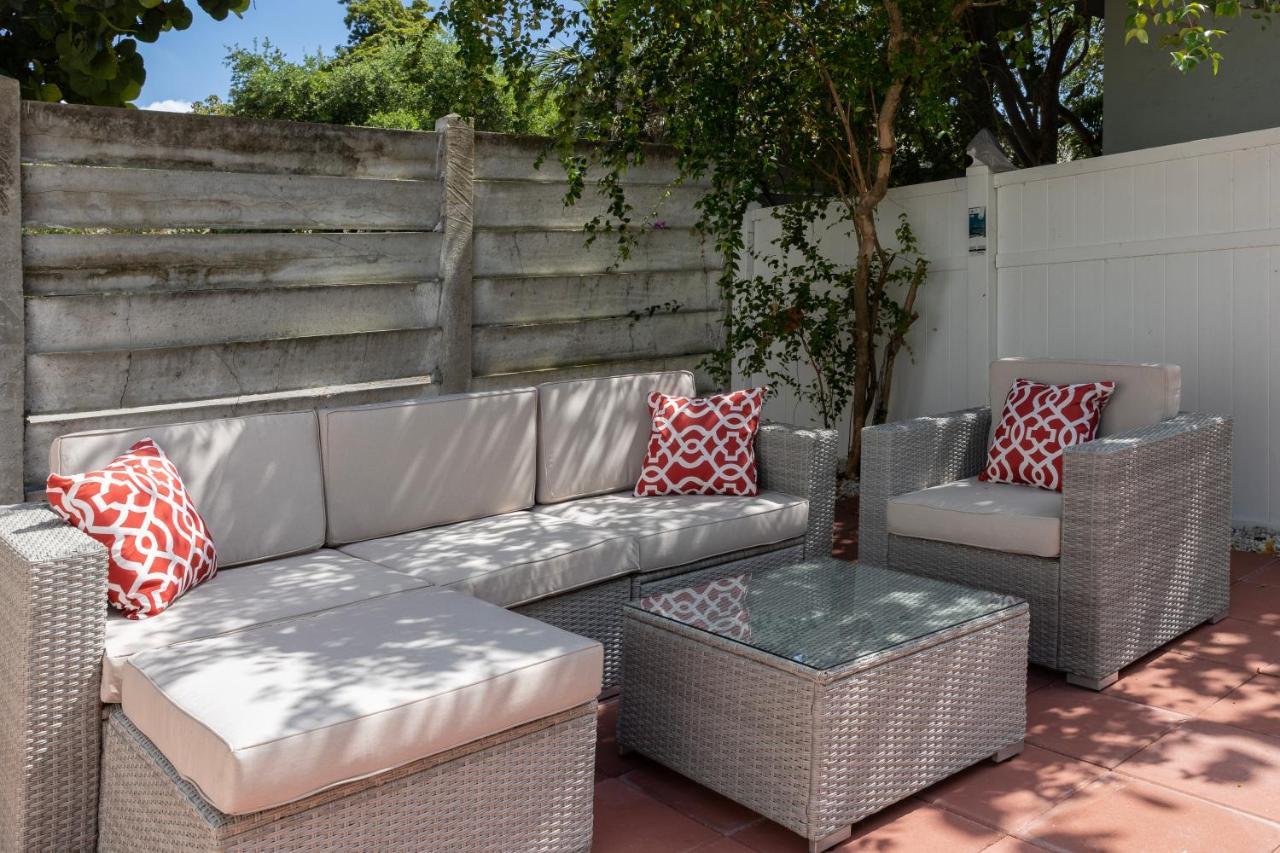 Beautiful Casita With King Bed And Private Patio Close To Calle 8, Mia Airport, Coral Gables Miami Buitenkant foto