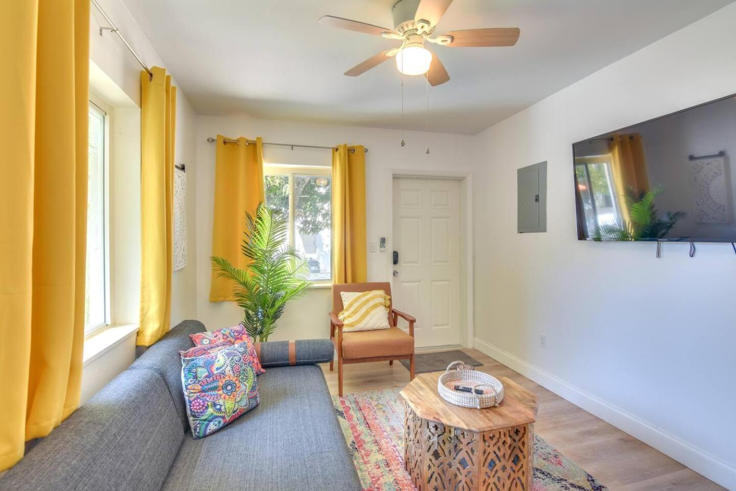 Beautiful Casita With King Bed And Private Patio Close To Calle 8, Mia Airport, Coral Gables Miami Buitenkant foto